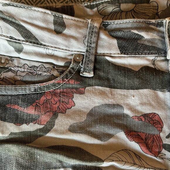 2 pairsof shorts . All Saints size 8 and true religion camo size 27 - Picture 4 of 6